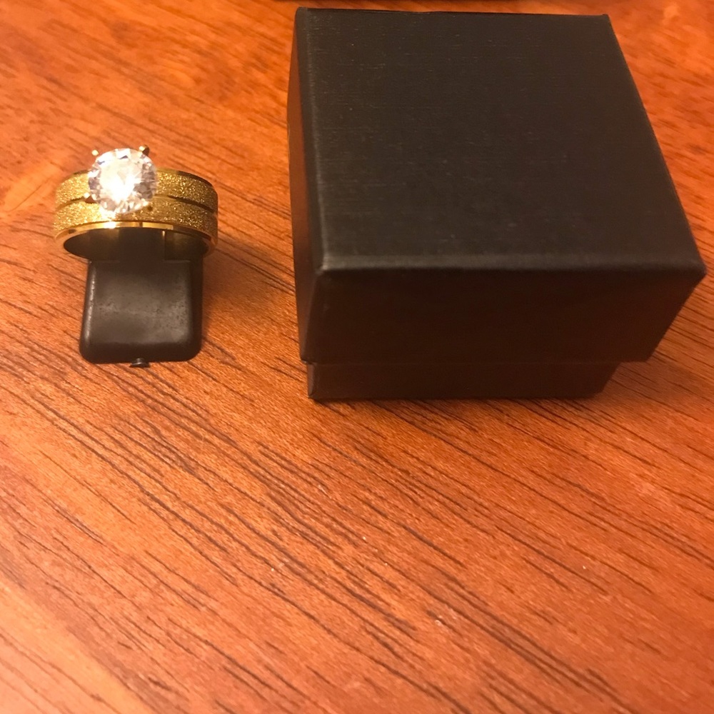 WOMEN’S ROUND AAA+CUBIC ZIRCONIA 3x GOLD PLATED WEDDING ENGAGEMENT RING SIZE 6.5 - Picture 8 of 8